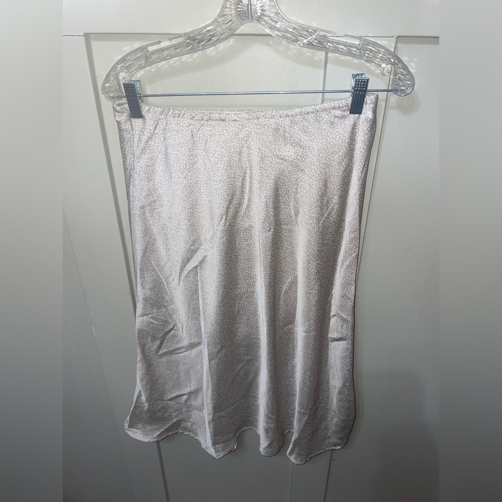 NWT SIENNA SKY Satin Midi Skirt Womens Medium